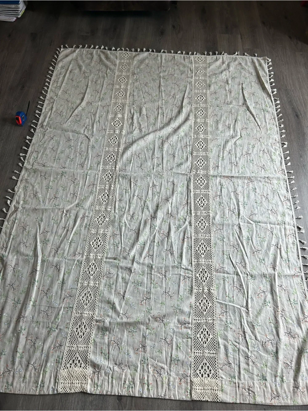 Seasonwood Floral Farmhouse Curtain, Beige, 59x84 One Panel Tassel Blackout